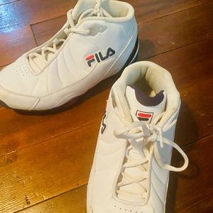 Boys Fila Sneakers size 5 1/2